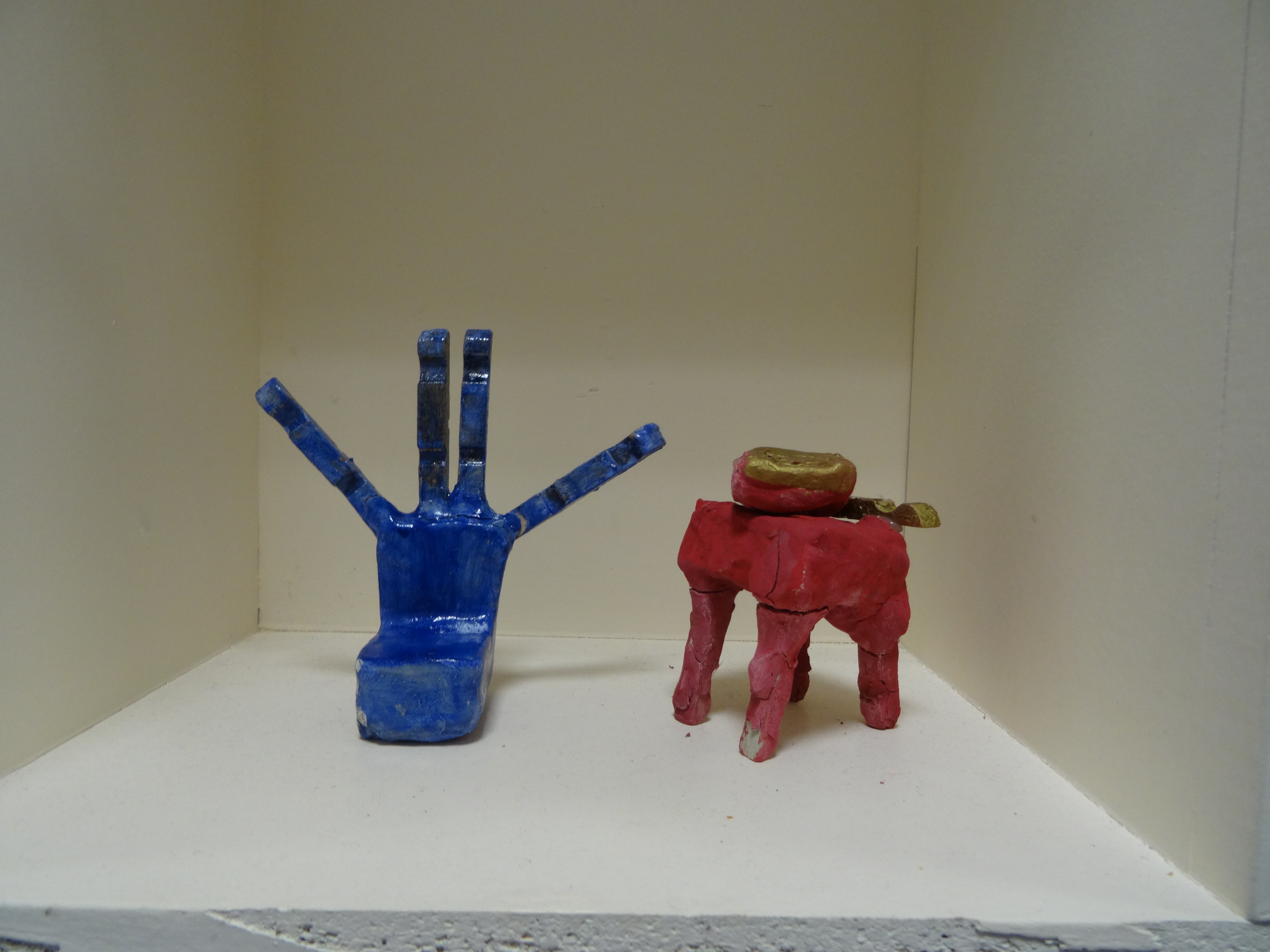 Sculptures en argile créées par des élèves de CM2